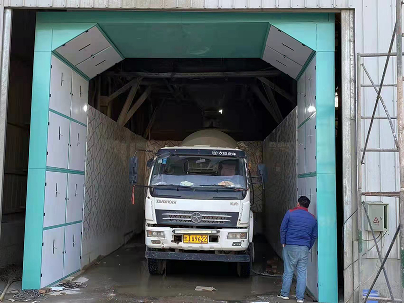 攪拌站龍門洗車機(jī),安陽卸料口龍門洗車機(jī)